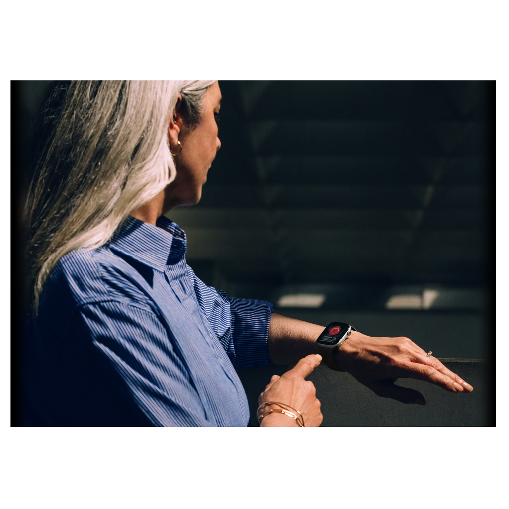 Apple Watch Series 11 GPS 46mm Negro Jet Banda Deportiva Negra S/M